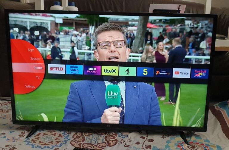 Smart JVC 40 inches Tv wifi YouTube Netflix builtin 