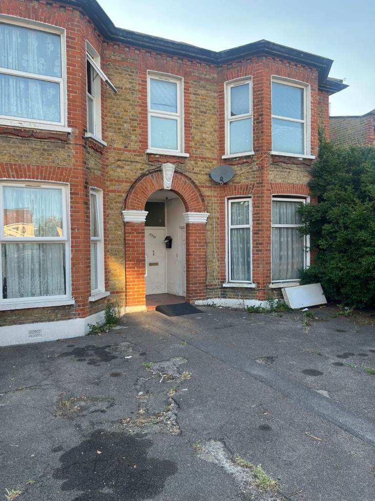 One Bedroom Apartment 