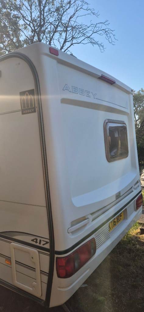 Caravan 4 berth with awning and motor mover 