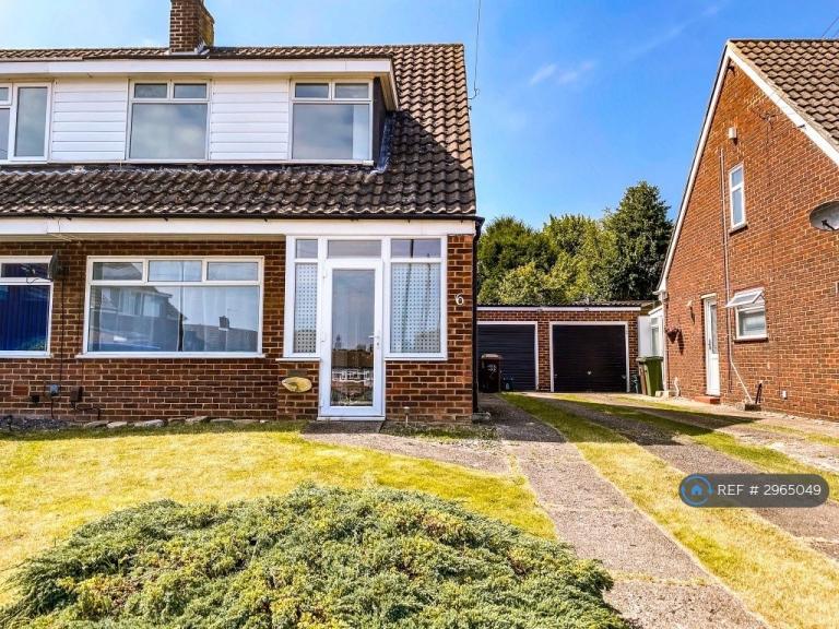 3 bedroom house in Repton Close, Carshalton, SM5 (3 bed) (#2965049)