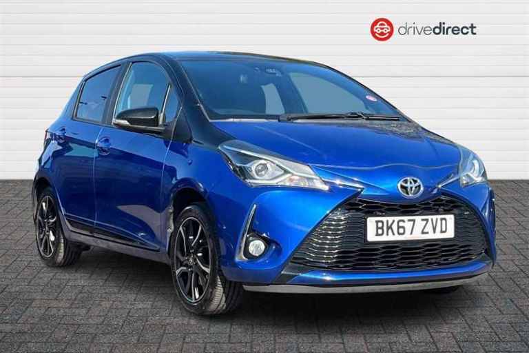 2017 Toyota Yaris 1.5 VVT-i Blue Bi-Tone Hatchback 5dr Petrol Manual Euro 6 (111 ps) Hatchback Pe...