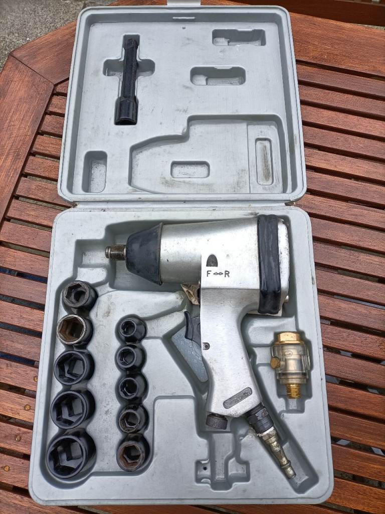 Pneumatic Impact Wrench
