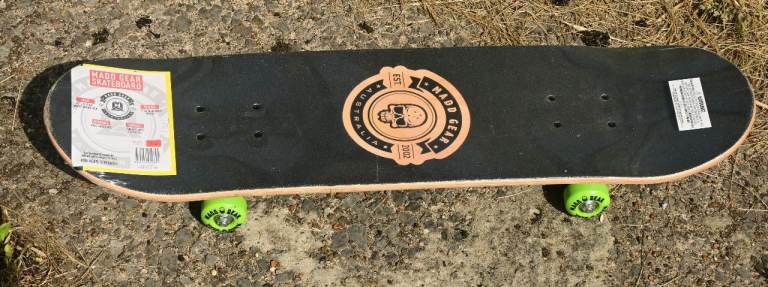 Madd Gear skateboard 205-804, brand new & shrink wrapped