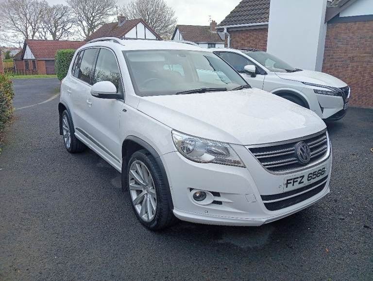 Volkswagen, TIGUAN, Estate, 2011, Semi-Auto, 1968 (cc), 5 doors