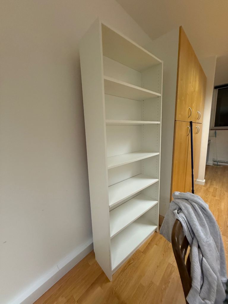 IKEA BILLY BOOKCASE - WHITE - URGENTLY NEEDS TO GO 