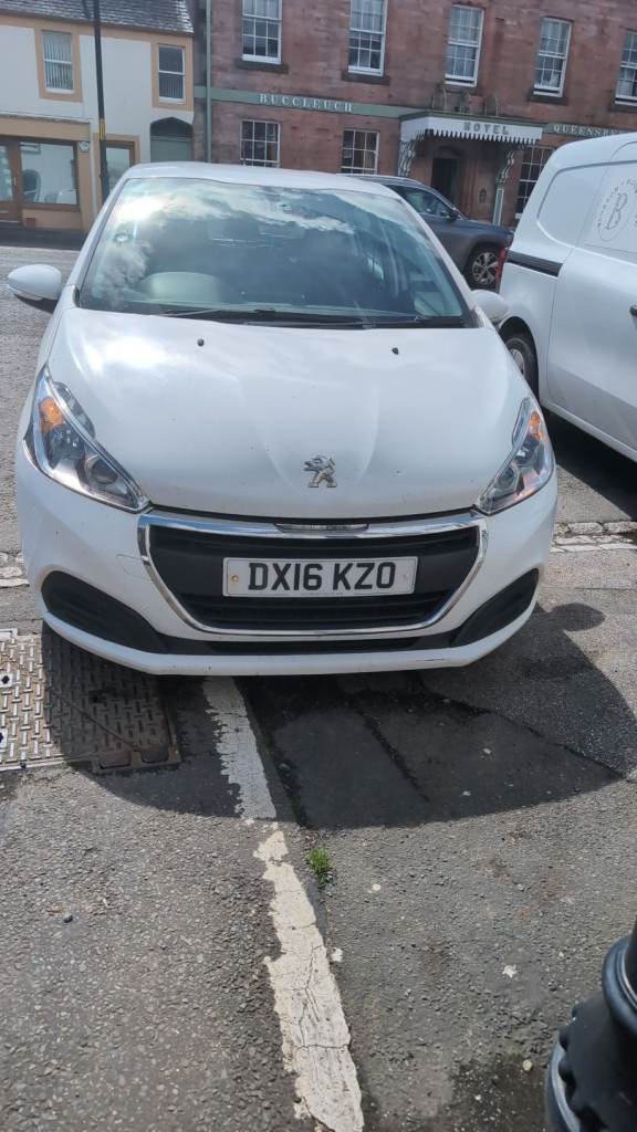 Peugeot, 208, Hatchback, 2016, Manual, 1560 (cc), 5 doors