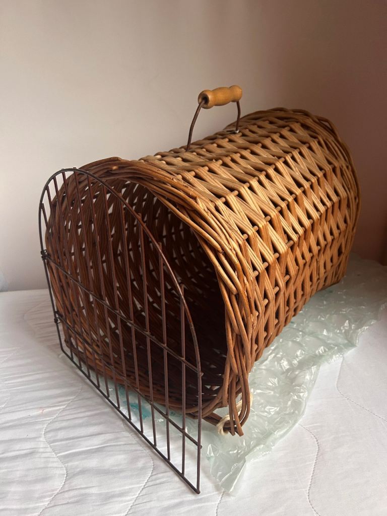 Vintage used cat carrier