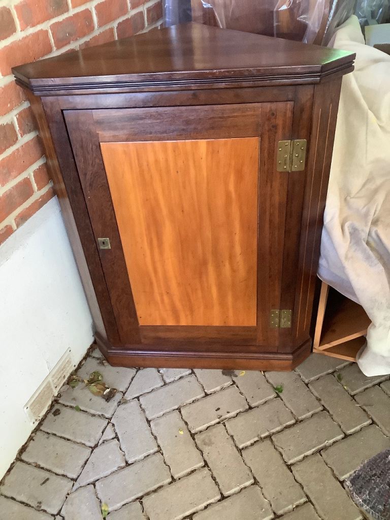 Floor solid wood corner cupboard