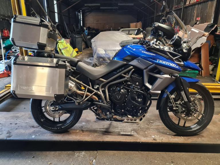 Absolutely Outstanding 2016 Triumph Tiger 800 XRX Factory Low Fully Loaded 