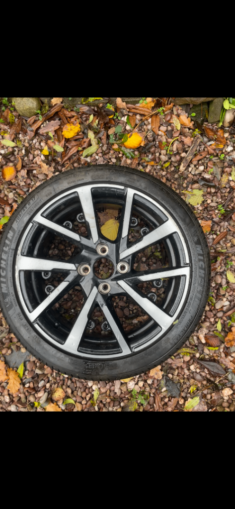 Peugeot 208 GT wheel 