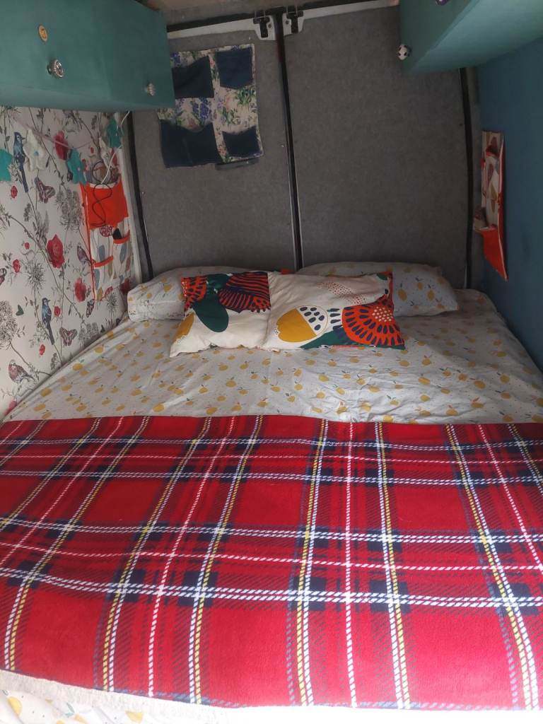 CAMPERVAN  With free awning. 