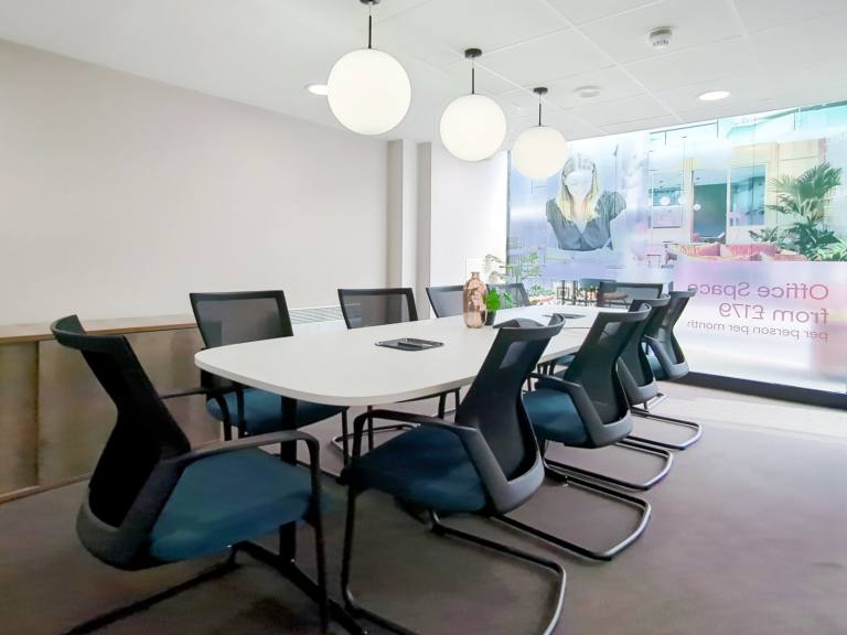 Crewe - CW1 2EW \ Adaptable Large Office Space for Your Business