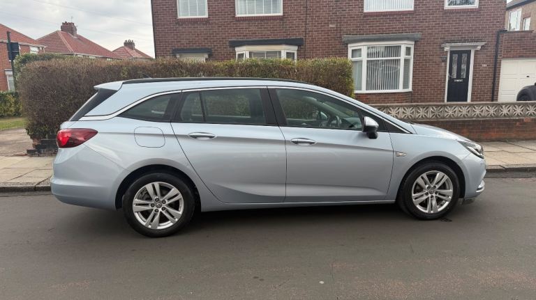 2017 Vauxhall Astra estate excellent condition 