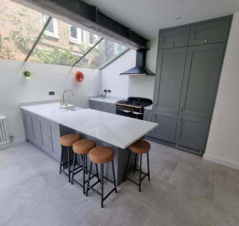 KITCHEN REFURBISHMENT ,FITTING