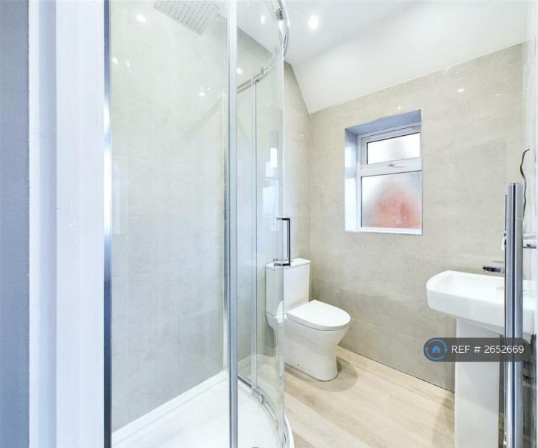 4 bedroom house in Hillmorton Road, Rugby, CV22 (4 bed) (#2652669)