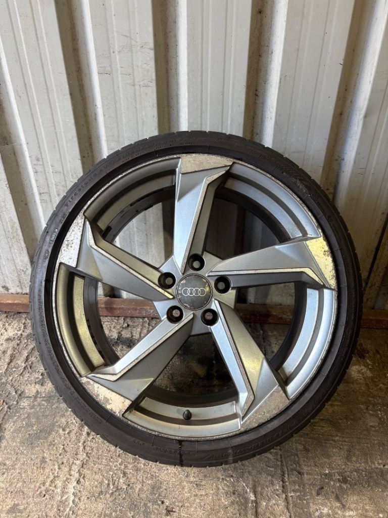 Audi TTRS Twist Alloy wheel 5x112 19”