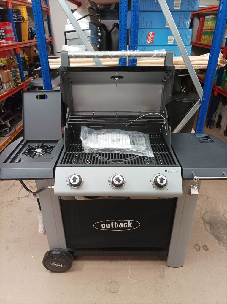 Outback Magnum 3 burner gas BBQ 