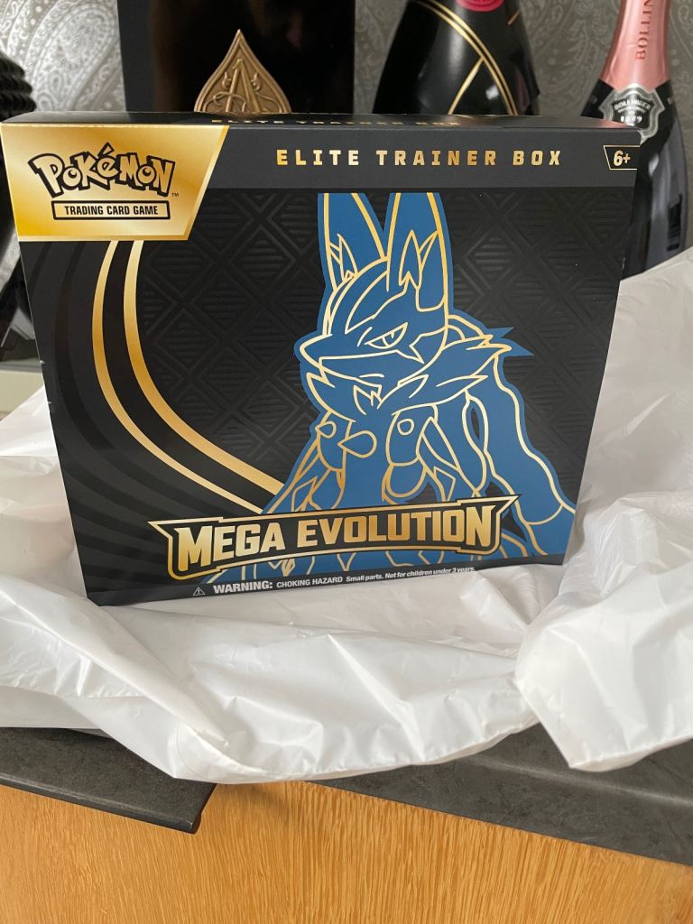Pokémon Evolution Mega Lucario Elite Trainer Box
