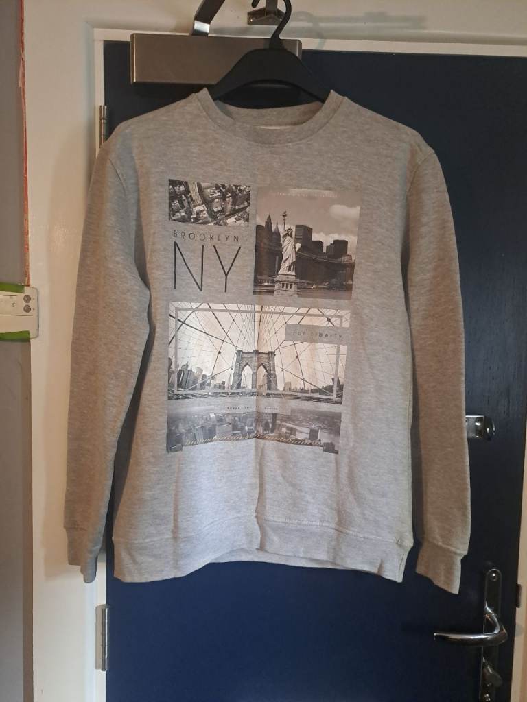 Men's Grey Brooklyn NY Sweatshirt - Good Condition