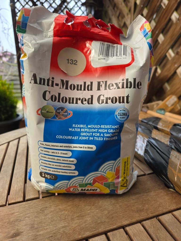 Anti mould flexible beige grout
