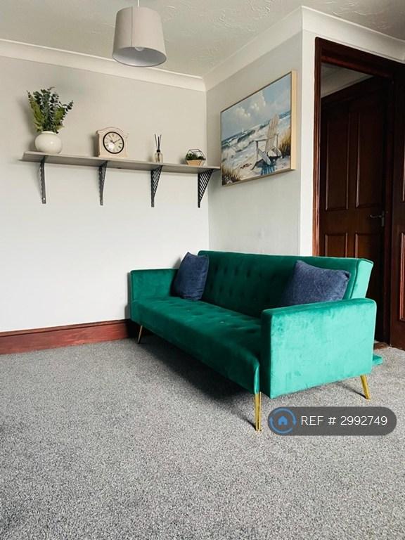 1 bedroom flat in Whitby House, Lowestoft, NR33 (1 bed) (#2992749)