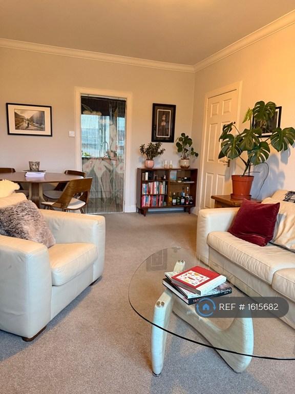 2 bedroom flat in Cults, Aberdeen, AB15 (2 bed) (#1615682)