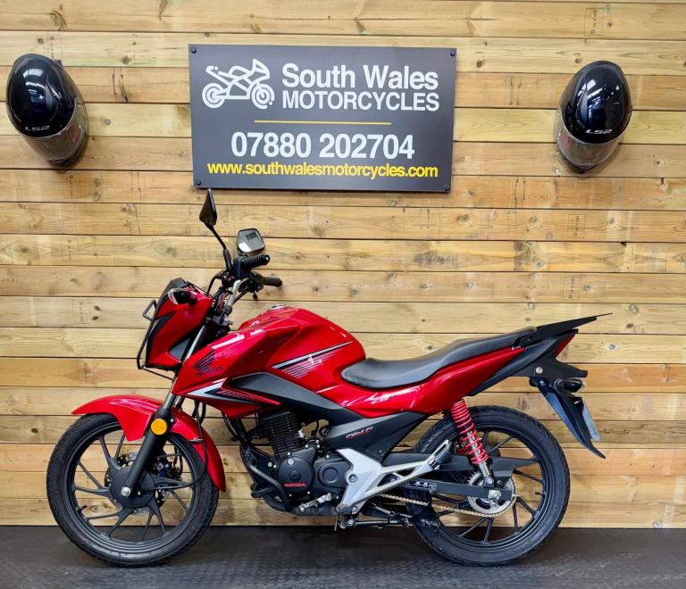 Honda CBF125 : 2018 model : only 4500 miles! 