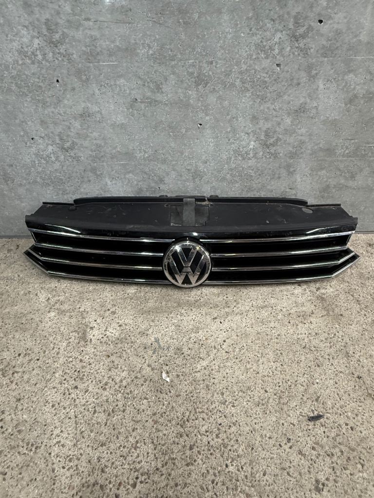 Volkswagen Vw Passat B8 Front Bumper Grill Top Genuine 2015 - 2020 3G0853653D