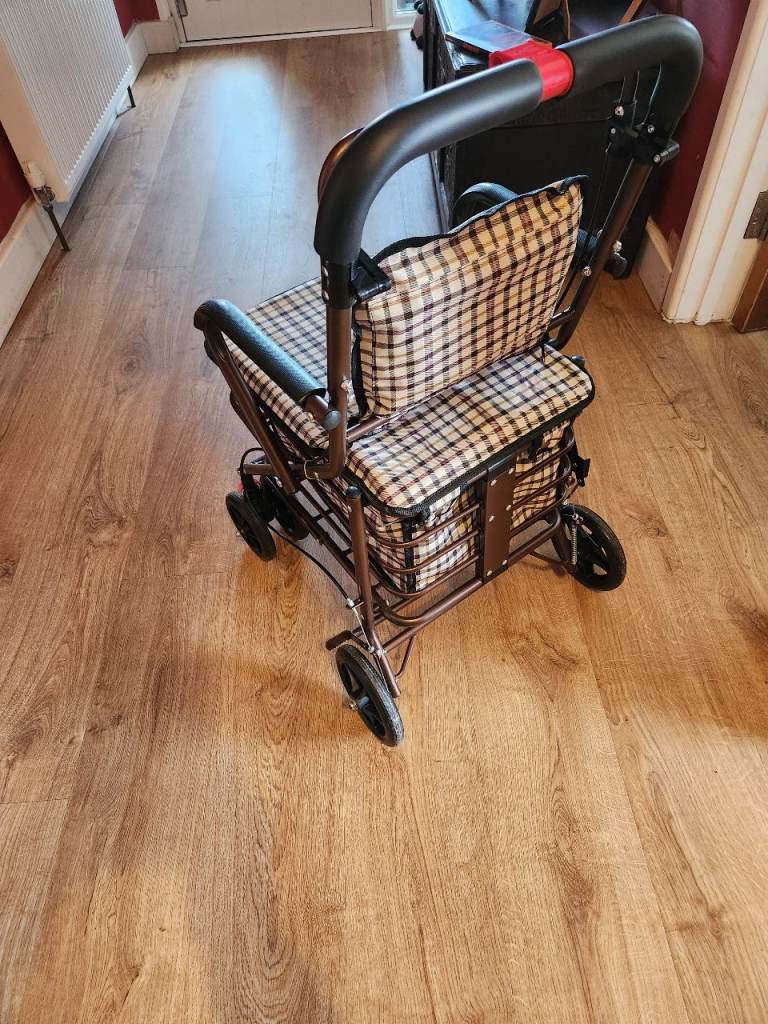 Mobility walker come seat