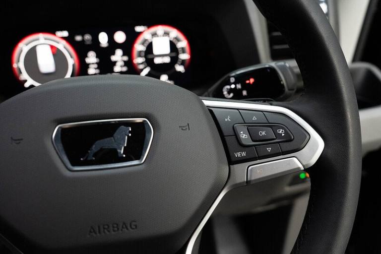  Volkswagen Crafter Cr35 Tdi MWB Crew Van Commerce Plus Crew van Diesel Automatic