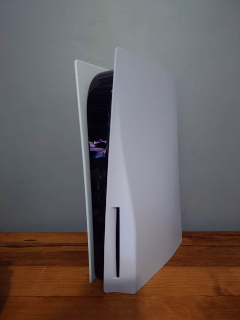 PS5 DISC CONSOLE & CABLES 