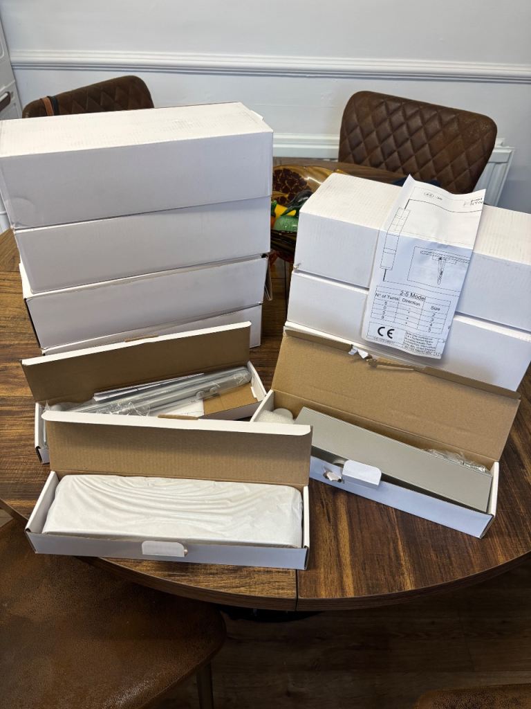 Unopened 8 boss Internal Door Closers 2-5 Model – Brand New