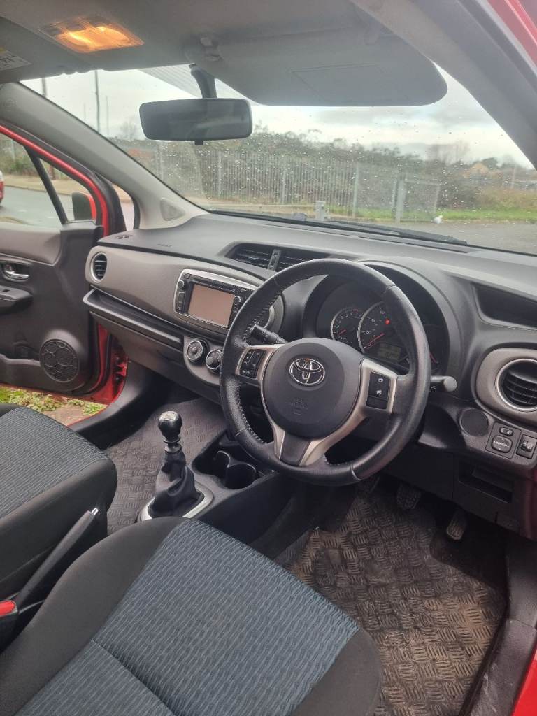 Toyota, YARIS, Hatchback, 2013, Manual, 1329 (cc), 3 doors