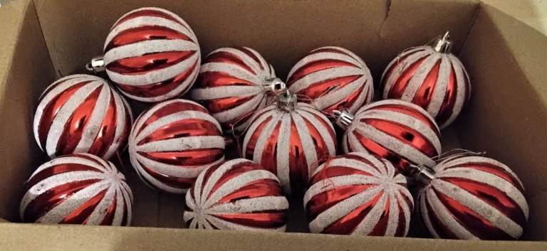 12 Christmas tree baubles red/white approx 6 cm x 6 cm
