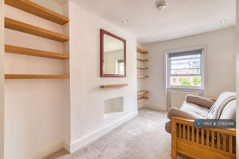 1 bedroom flat in Charlotte Place, London, W1T (1 bed) (#2740086)