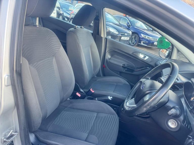 2014 Ford Fiesta 1.6 Zetec 5dr Powershift HATCHBACK PETROL Automatic