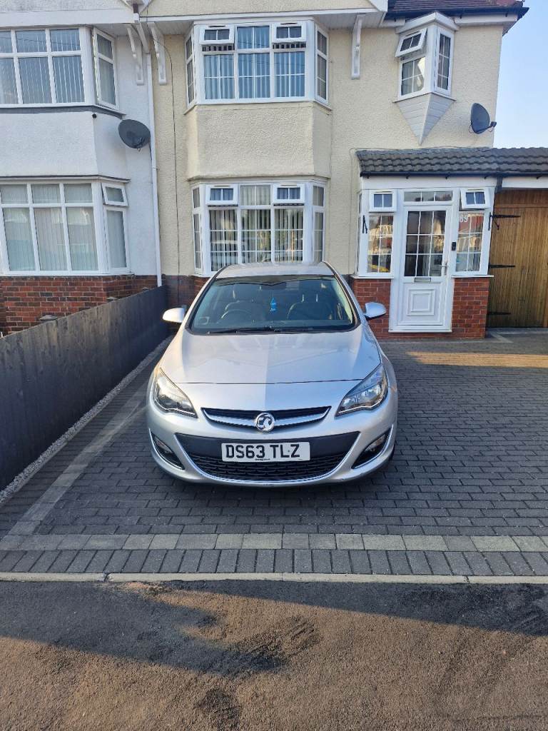 Vauxhall, ASTRA, Hatchback, 2013, Manual, 1598 (cc), 5 doors