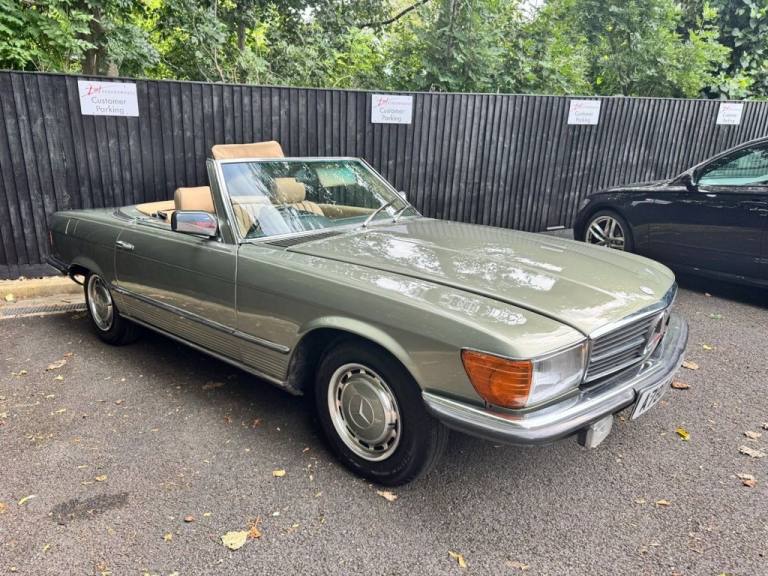 1983 A MERCEDES-BENZ SL 3.8L 2D  AUTO  218 BHP