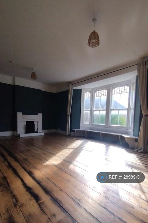 3 bedroom flat in Fore St, Castle Cary, BA7 (3 bed) (#2898910)
