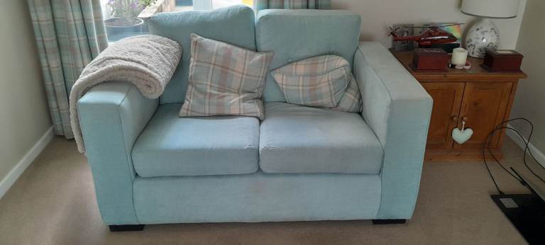 2 Sofas 