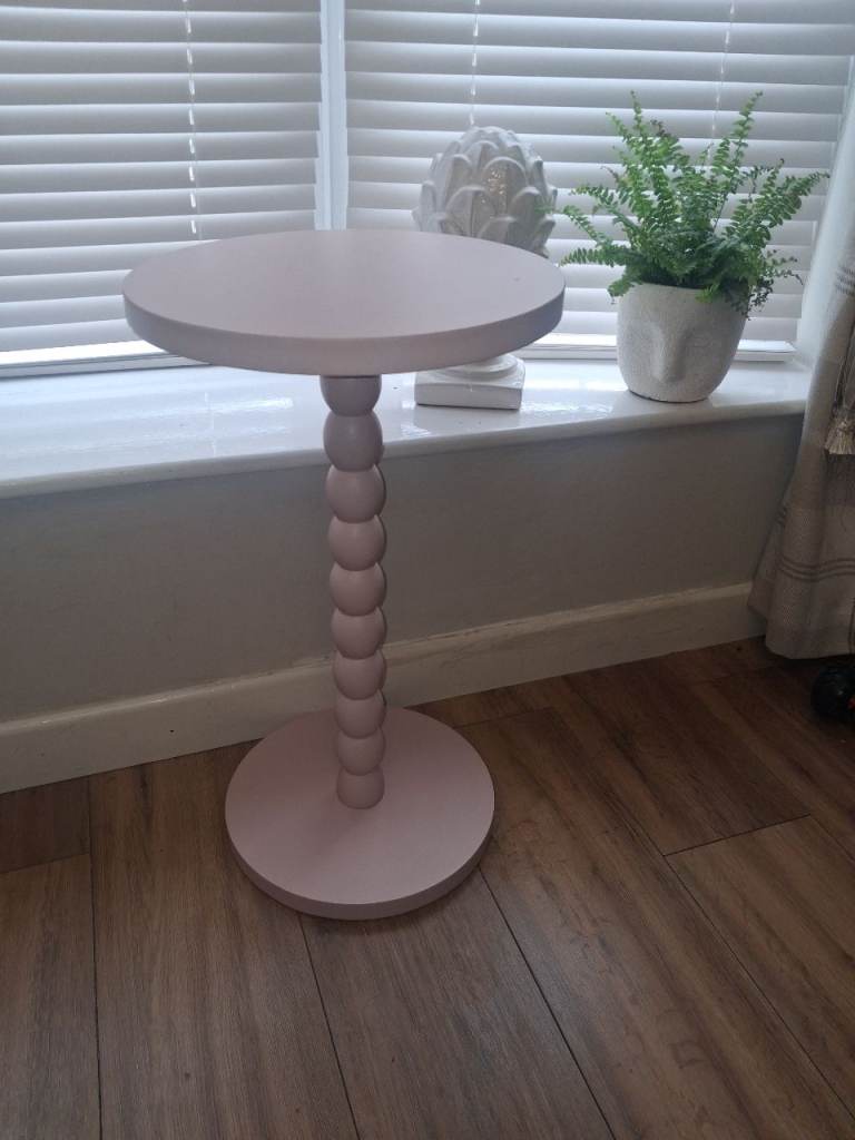 Pink bobbin side table 