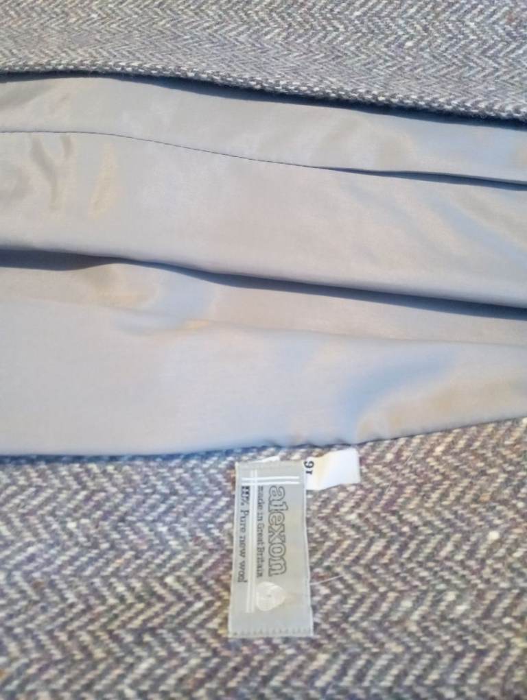 Vintage Belted Women's Herringbone Coat..Alexon Brand,Pure NeW Wool..Size 16