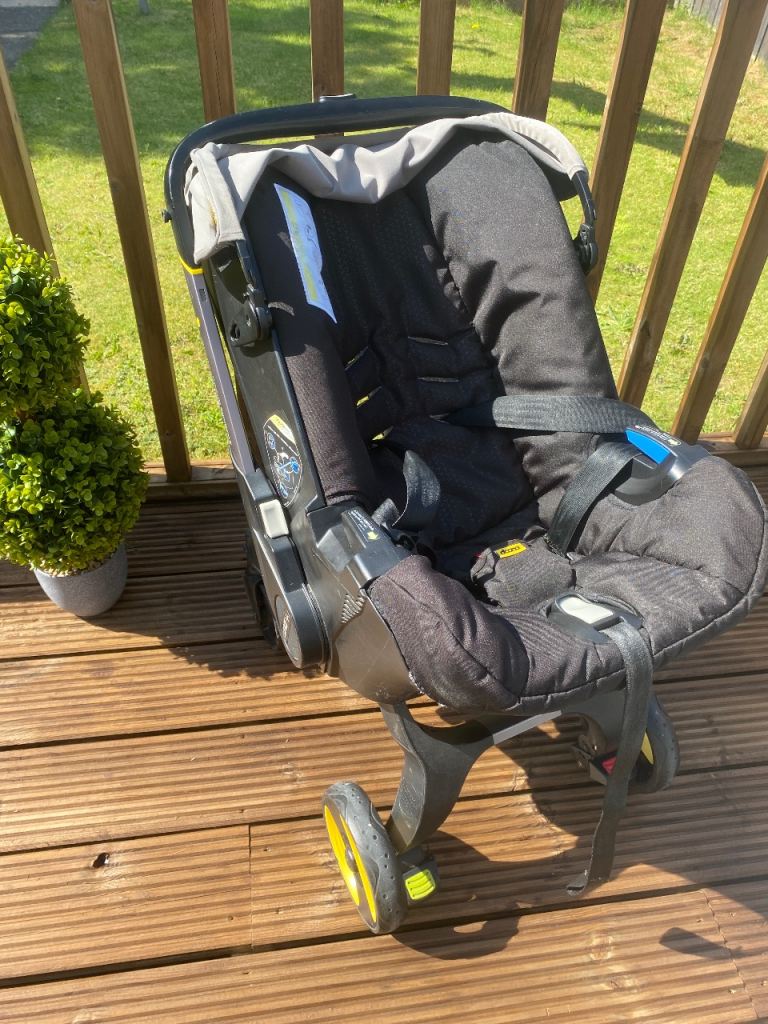 Doona Car Seat Stroller with Integrated Wheels – Good Condition