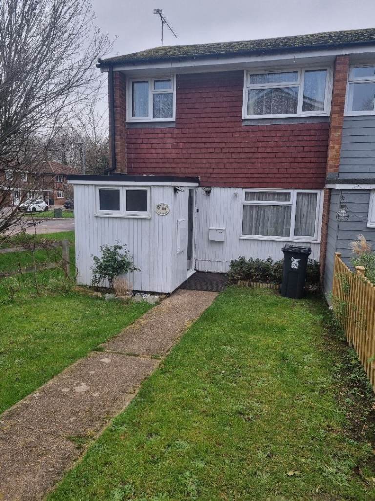 Newly refurbished three bedroomed house in Emmbrook, Wokingham - available now