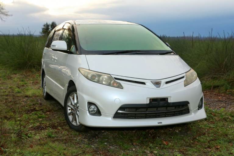 Toyota Estima Aeras Petrol