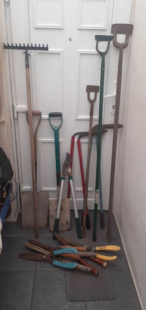 Garden Rakes ,Hoes, Spades, Forks, Shovels, Shears, Tillers £5 Each 