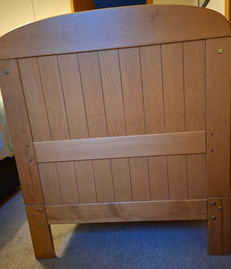 Cot Bed Arabella Deluxe by Lemberk - solid oak 