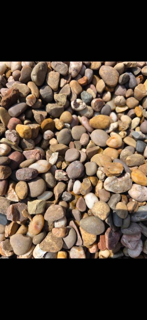 Mixed Colour Garden Pebbles/Stones – Good Condition