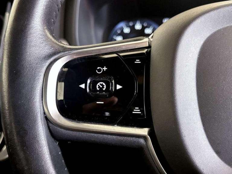 2020 Volvo S90 2.0 T4 Momentum Plus 4dr Geartronic SALOON PETROL Automatic