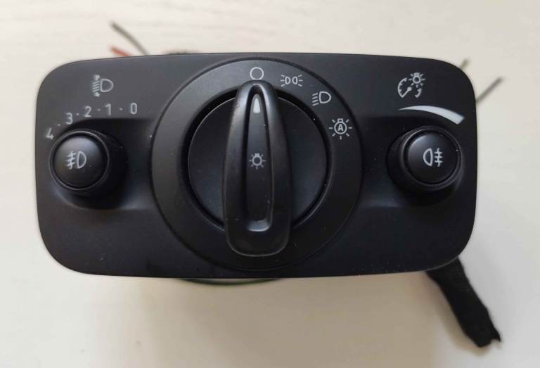 Ford Mondeo Headlight control switch 8G9T-13A024-CD £10 